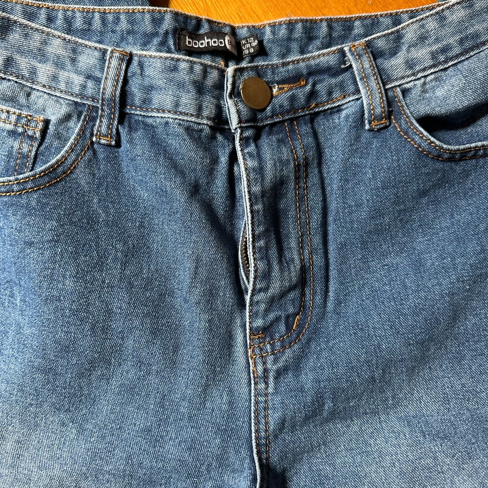 Boohoo women’s  Blue Jeans